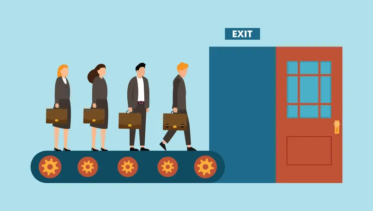 Mitarbeiter verlassen das Unternehmen auf einem Fließband