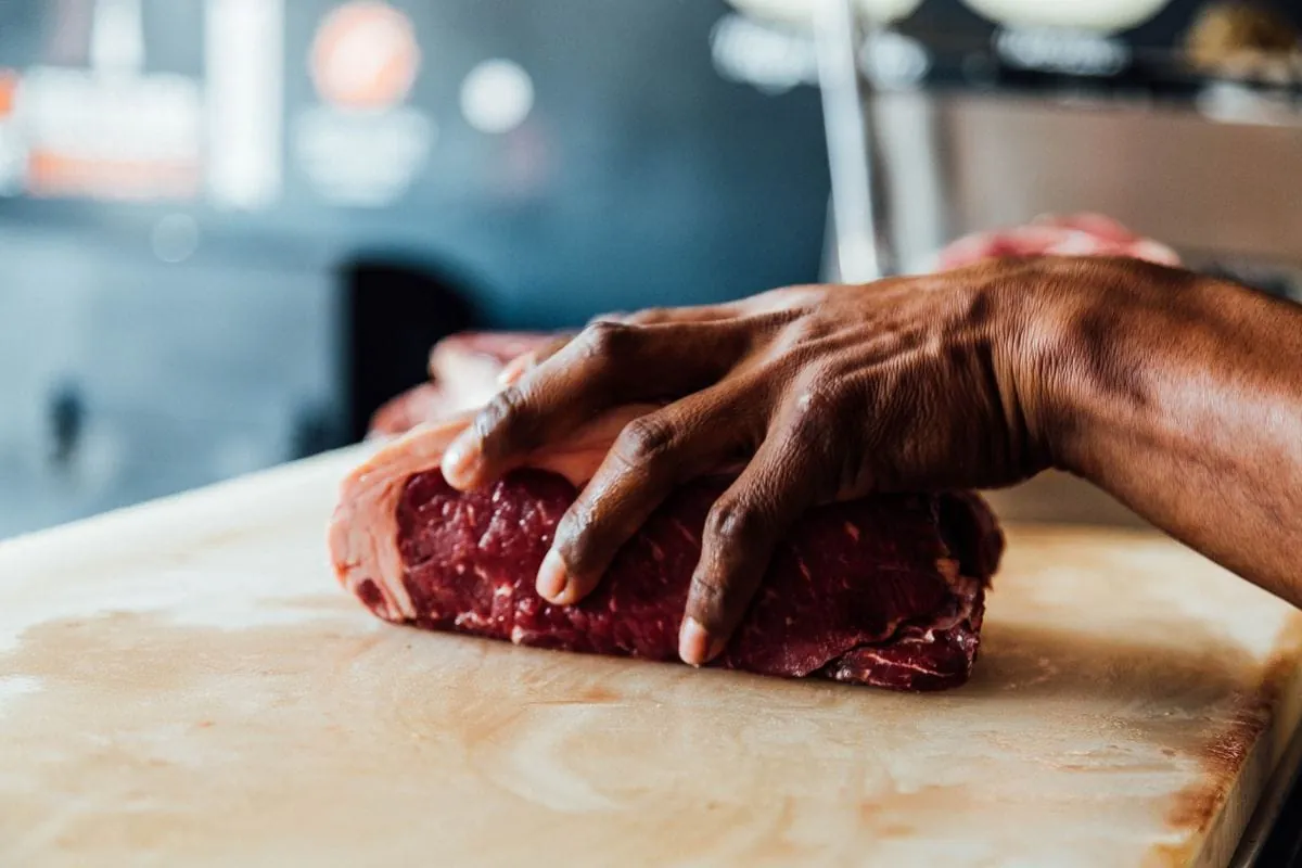 Zeit ist Fleisch: Wie lange arbeiten Sie für Ihr Steak?