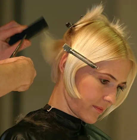 Verbraucher schwören auf Friseure und Bäcker