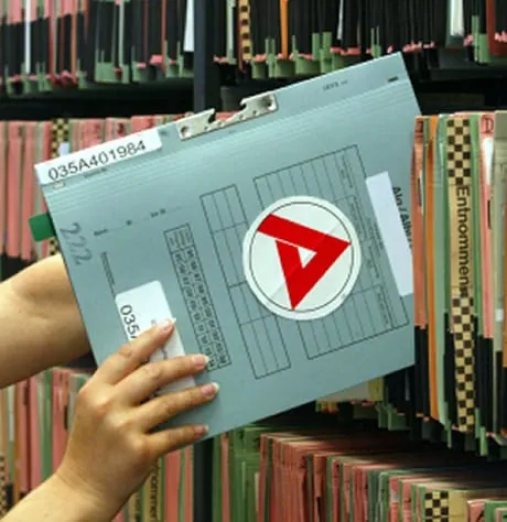 Arbeitslosenzahl sinkt weniger stark