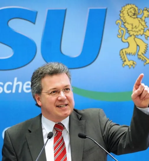 CSU-Spitzenkandidat muss bei der Europawahl Kratzer am Image Seehofers verhindern