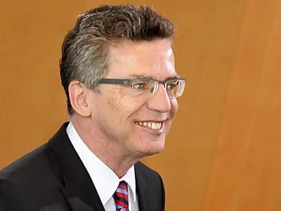 Verteidigungsminister sieht keine "Ver-Ostung" der Bundeswehr