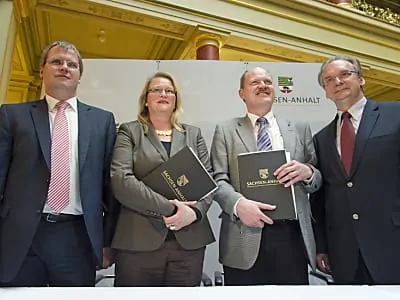 CDU und SPD in Sachsen-Anhalt präsentieren Koalitionsvertrag