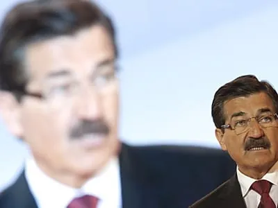 Daimler im Jubiläumsjahr mit ehrgeizigen Zielen