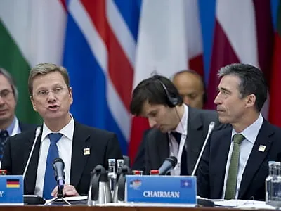 NATO-Außenminister fordern: Gaddafi muss weg