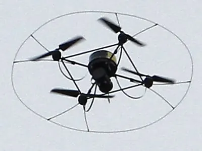 Berliner Polizei nutzt fliegende Kamera zur Absicherung des NATO-Gipfels