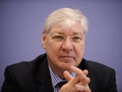 DGB-Chef fordert weniger Bürokratie bei Bildungspaket