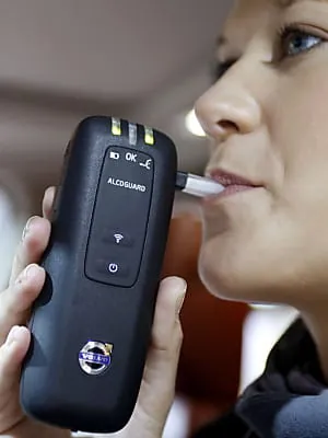 "Alkolocks" sollen betrunkene Fahrer stoppen