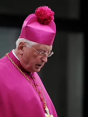 Ein Bischof im Abseits