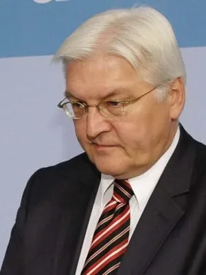 Steinmeier fordert Brüderle zum Eingreifen bei Spritpreisen auf
