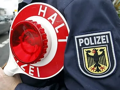 Bahn und Bundespolizei stoppen überfüllten Zug