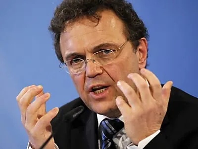 Friedrich skeptisch hinsichtlich eines NPD-Verbotsverfahrens