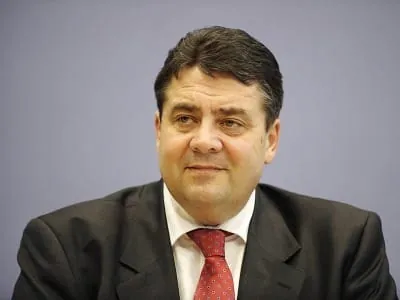 Gabriel stellt sich im Streit um Sarrazin hinter Nahles