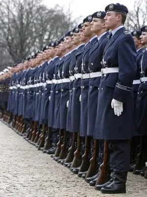 Widerstand gegen Verkleinerung der Bundeswehr