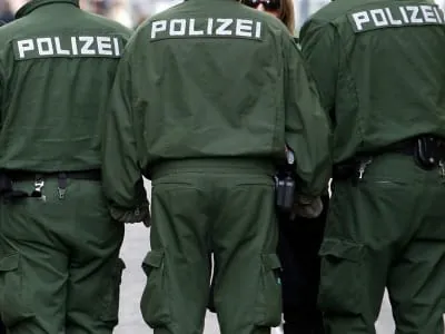 Breites Bündnis demonstriert gegen NPD-Aufmarsch in Bremen