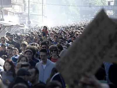 Friedliches Fest und linke Protestzüge in Berlin