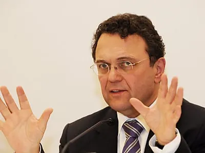 Friedrich geht bei Diskussion um Anti-Terror-Gesetze auf FDP zu