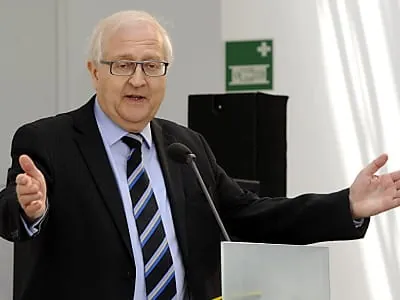 Brüderle lehnt Kaufprämien für Elektroautos ab
