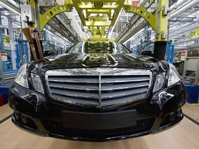 Mercedes-Benz verkauft im April deutlich mehr Autos
