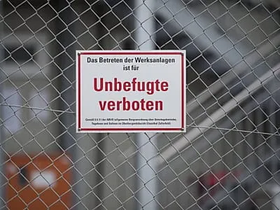 Umweltschützer demonstrieren am Atommülllager Asse