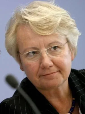 Schavan: Bund soll per Grundgesetzänderung Mitspracherecht erhalten