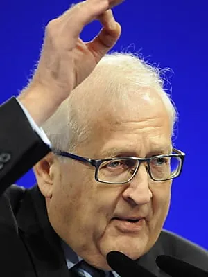 Brüderle warnt vor Kosten und Aufwand der Energiewende