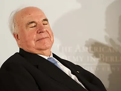 Kohl als "als großer Mann" in Berlin geehrt
