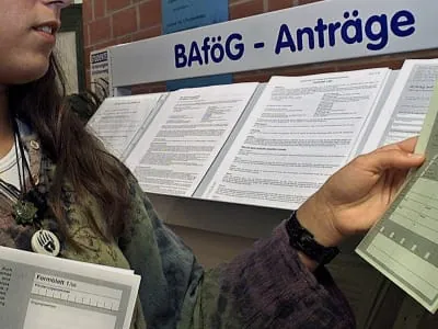 Gericht kippt Bafög-Regelungen für Auslandspraktika