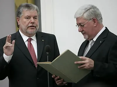 Kurt Beck als Ministerpräsident von Rheinland-Pfalz wiedergewählt