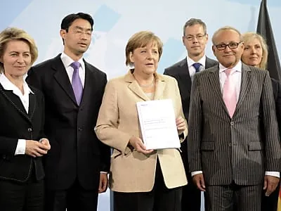Merkel dankt Wirtschaftsweisen für Bericht zur Rente mit 68 und 69
