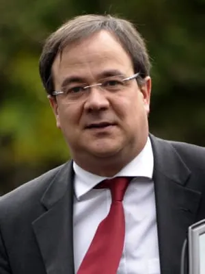 Laschet fordert Anwerbung ausländischer Arbeitskräfte