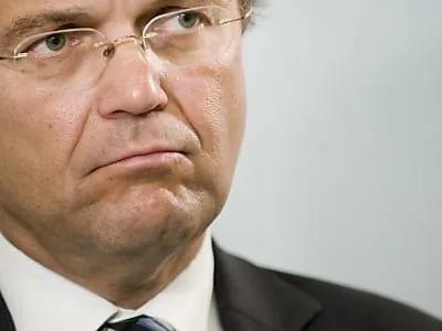 Innenminister Friedrich und die NATO warnen vor Cyber-Attacken