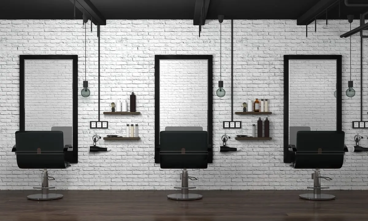 Unmut bei den Friseuren: Mitarbeiter fordern Salons zu schließen