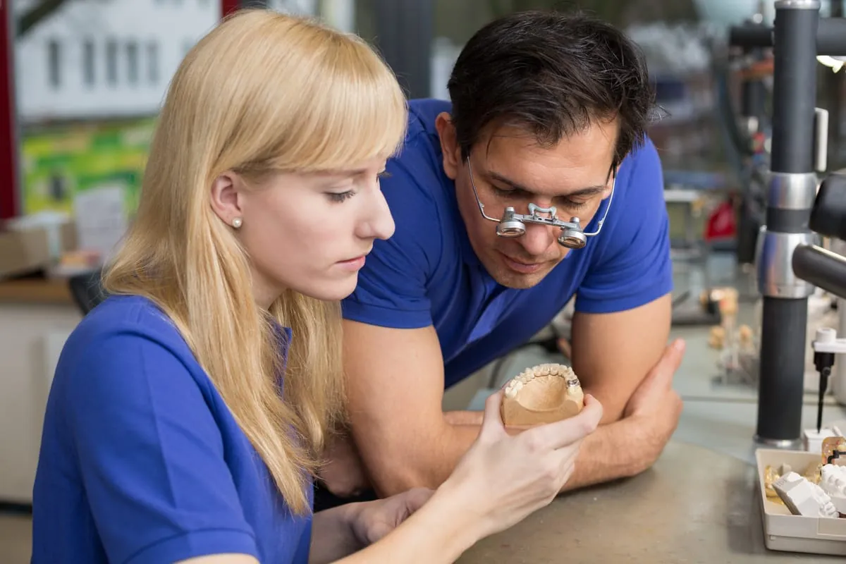 Ausbildungsvertrag: Diese Vorschriften gelten für Ausbilder und Azubis