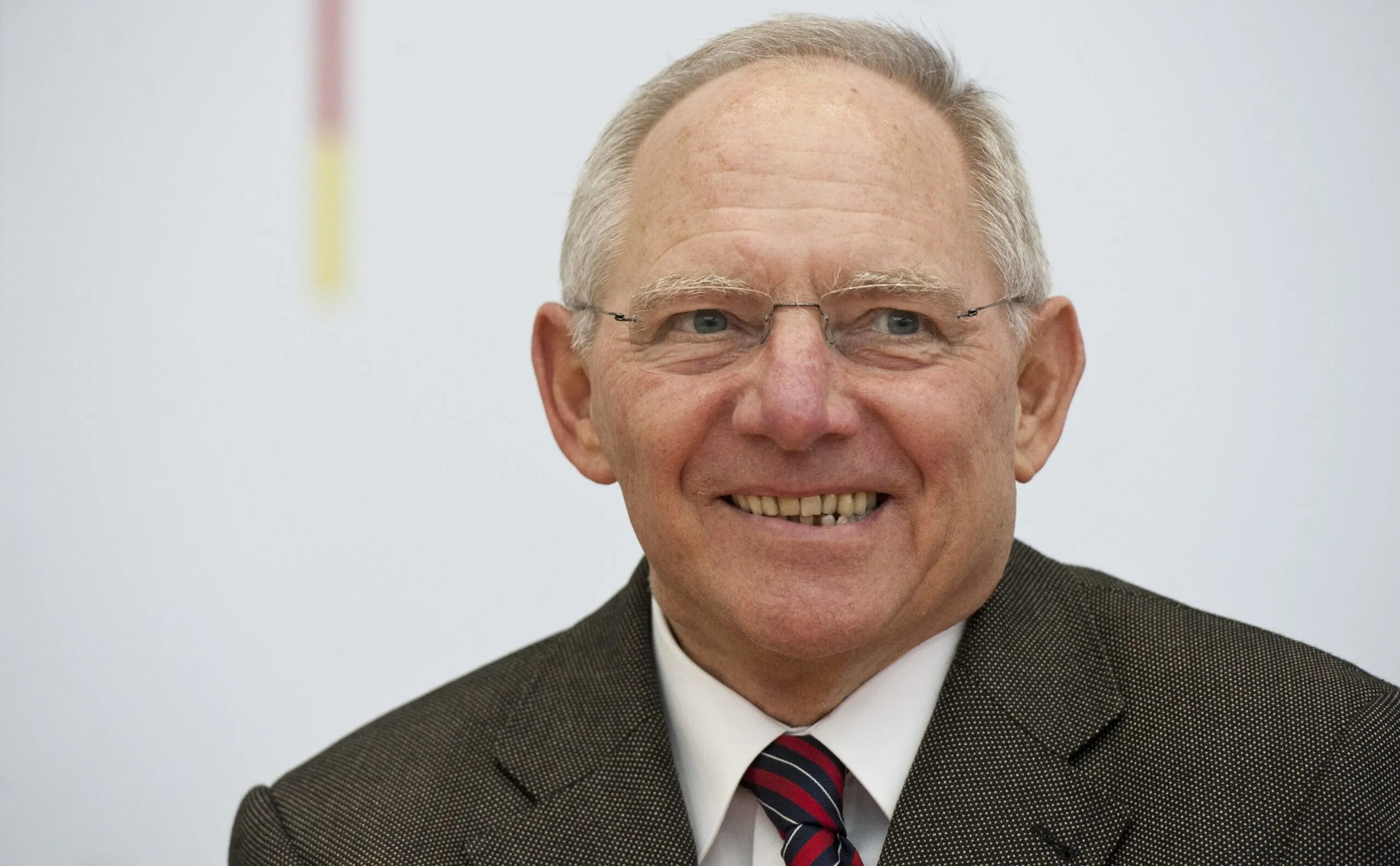 Fiskalpakt: Schäuble will Bankensteuer aufschieben