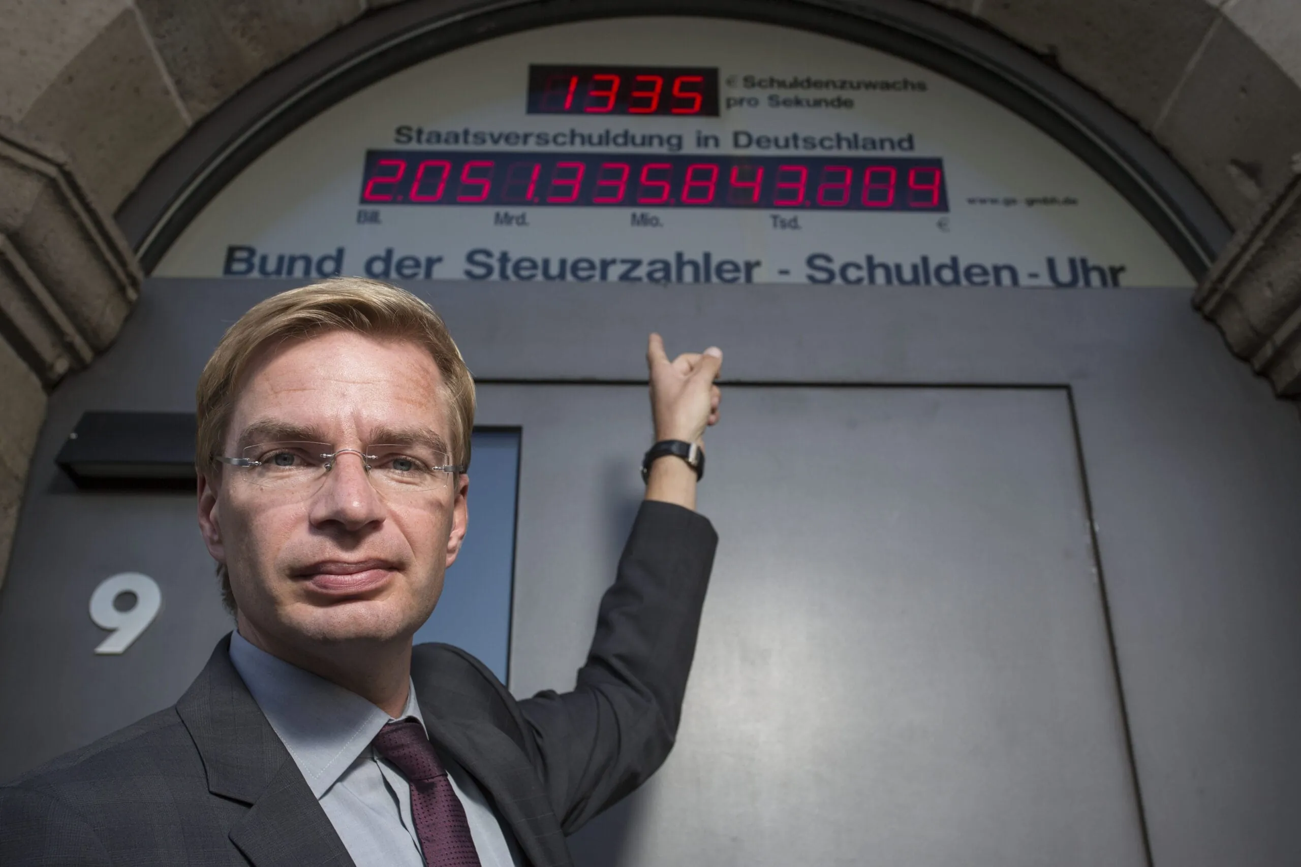 Schwarzbuch 2014: Wo das Steuergeld versickert