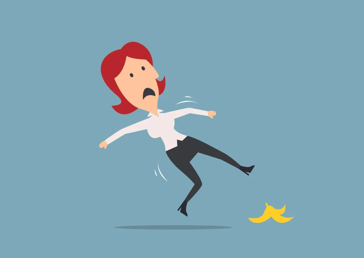 Frau Rutscht auf Bananenschale aus