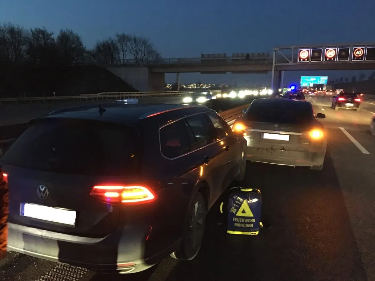Rettungsaktion auf der A9: Der Tesla-Fahrer im Interview