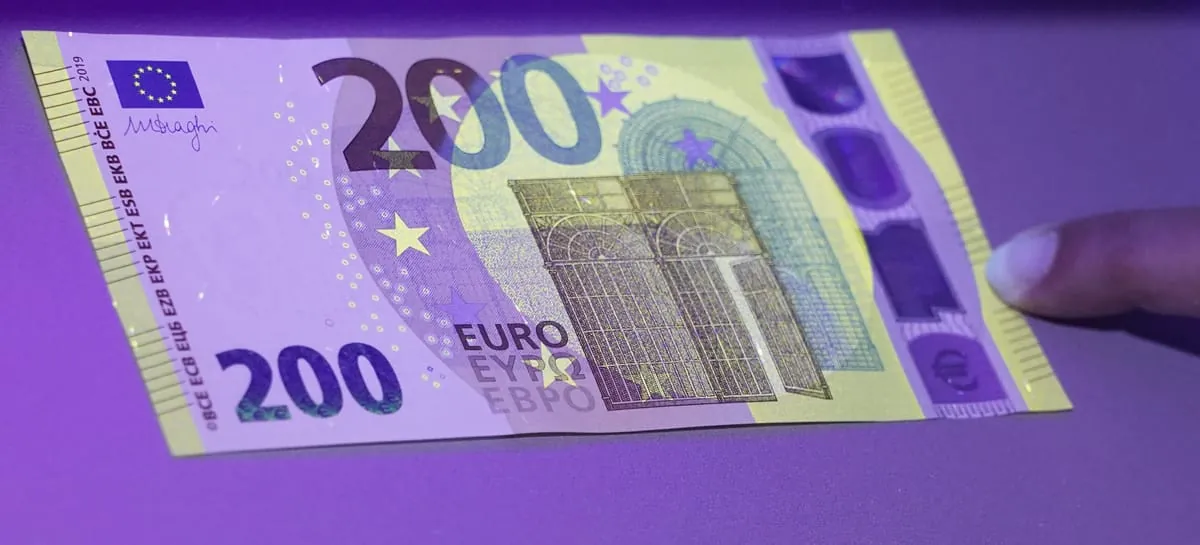So sehen die neuen 100- und 200-Euro-Scheine aus