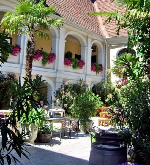 Feine Weine, leckeres Essen, gehaltvolle Brände