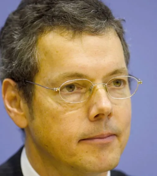 Bofinger verlangt höhere Steuern für Reiche