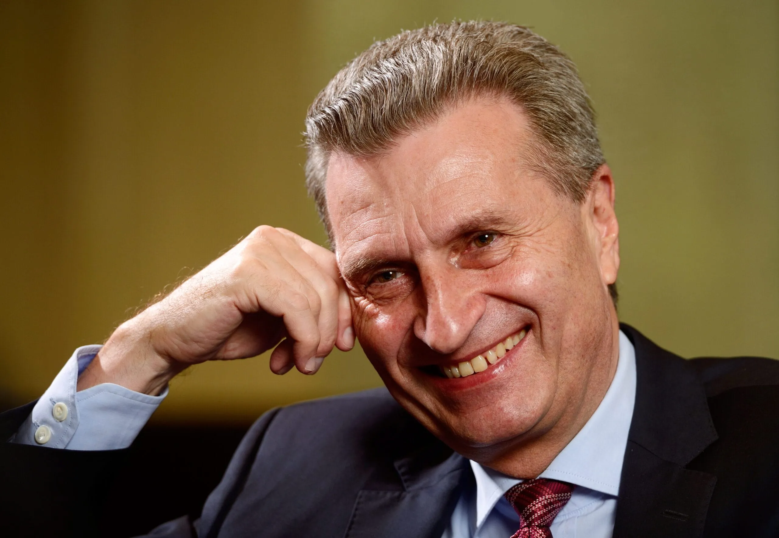 Oettinger jetzt für Internet und Digitales zuständig