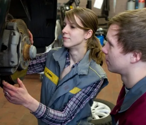 Frauen in der dualen Ausbildung unterrepräsentiert