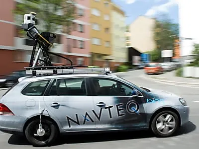 Erste "Streetside"-Autos fahren durch Nürnberg