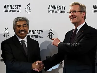 Wulff reicht Amnesty die Hand