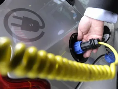 Daimler-Chef fordert finanzielle Kaufanreize für Elektroautos