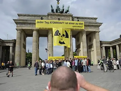 "Merkel hat ihr Wort gebrochen und nichts aus Fukushima gelernt"