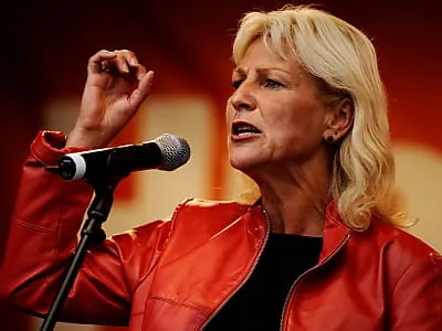 Enkelmann will konsequenter gegen Antisemitismus vorgehen