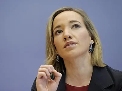 Schröder: Mehr Zuschuss für künstliche Befruchtungen