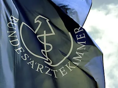 Hoppe wird Ehrenpräsident der Bundesärztekammer